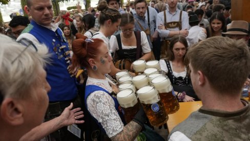 НЕМАЧКА ПОЛИЦИЈА ОДОБРИЛА: Октоберфест може да се настави