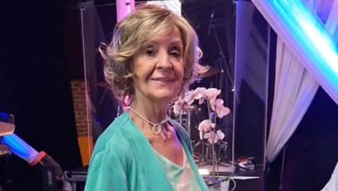 TVOJE OČI SU MI REKLE SVE: Lepa Lukić uradila nešto što je izazvalo veliku pažnju (FOTO/VIDEO)