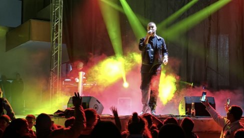 САМО ТВОЈ: Певач и ди-џеј донели праву бомбу, сви занемели