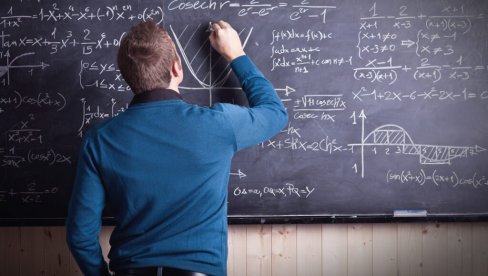 У ЈУЛУ НИКО НЕЋЕ ИЋИ У ШКОЛУ: Гимназије и не размишљају о могућности да годину због блокада продуже за одобрених 25 дана