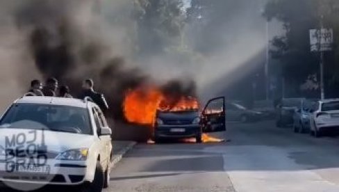 ВЕЛИКИ ПОЖАР КОД ТРЖНОГ ЦЕНТРА У БЕОГРАДУ: Ватрогасне екипе на терену (ВИДЕО)