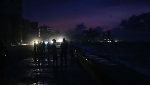 HAOS NA KUBI NE JENJAVA: LJudi u mraku, zemlja na ivici kolapsa?