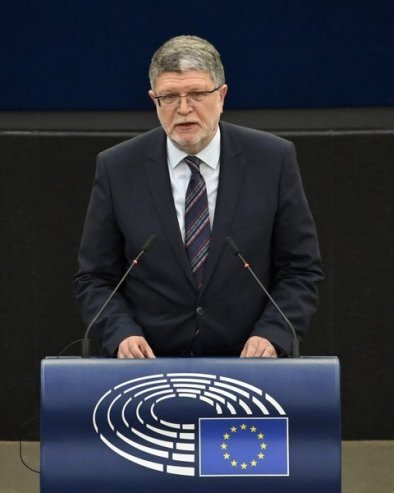 БРНАБИЋЕВА УНИШТИЛА ПИЦУЛУ: Погледајте одговор мрзитељу Србије