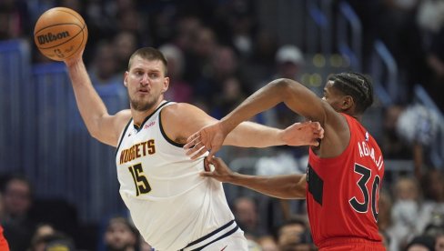 ОВО ЈЕ НИКОЛИН СВЕТ, МИ САМО ЖИВИМО У ЊЕМУ! Цела планета у трансу због Јокићевих потеза (ВИДЕО)