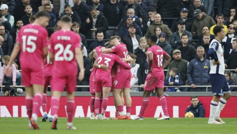 ТРАКТОР БОЈСИ ПОСТАЈУ ИКС БОЈСИ? ЈЕдан од фаворита за пласман у Премијерлигу већ на старту Чемпионшипа има проблема да дође до победе