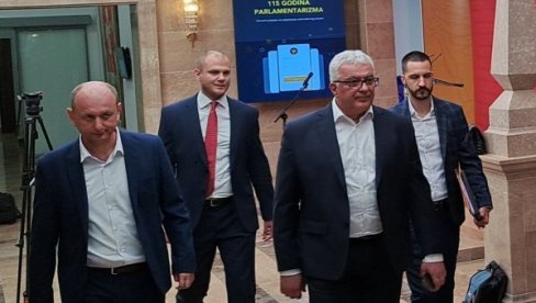 LAŽI I ZAMENA TEZA: Reagovanje Mandića i Kneževića na optužbe Pažina