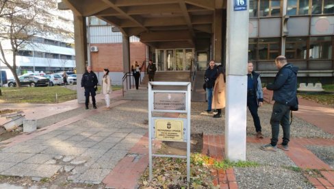 UDARIO ČOVEKA AUTOM I TEŠKO GA POVREDIO: Okrivljeni se u Tužilaštvu brani tvrdnjom da je delo počinio iz straha