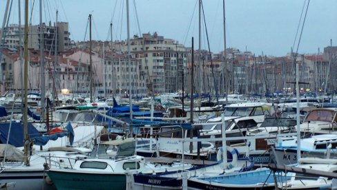 KRIMINALCI VEĆA PRETNJA OD TERORISTA: Ubistvo iz opomene dvadesetogodišnjeg mladića šokiralo Francusku