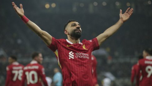 NIKO KAO SALAH: Dok se vodi polemika oko Egipćanina, on piše istoriju!