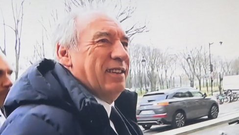 СОЦИЈАЛИСТИ СЛЕДЕЋЕ МАКРОНОВО УПОРИШТЕ: Данас гласање о поверењу влади у француској скупштини, премијер Бајру извесно одлази