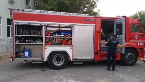 IZGORELO VOZILO U JAJINCIMA: Nije poznato kako je došlo do požara