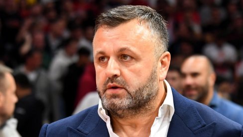 ПОНОСАН САМ НА ОВЕ МОМКЕ, РАТНИКЕ, НА ЧЕЛУ СА ВЕЛИКИМ ОБРАДОВИЋЕМ! Жељко Дрчелић након што је Звезда освојила Куп Радивоја Кораћа