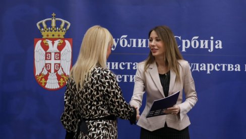 SOLARNI PANELI ZA ŠKOLU U NOVOM SADU : Ministarstvo finansira energetski projekat