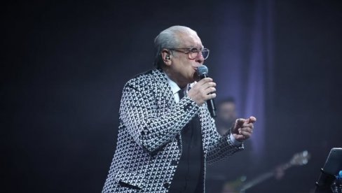 ТРАДИЦИОНАЛНА НОВОГОДИШЊА ДРУЖЕЊА: Жељко Самарџић два пута на истом месту (ФОТО)