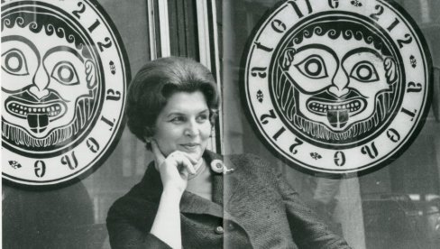 TIGRICA SA BARŠUNASTIM KANDŽAMA: U MPUS Izložba Mira Trailović - novo doba srpskog pozorišta