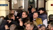 ГО СНС У НОВОМ САДУ: Упадом у Градску кућу опозиција потврдила да жели силом да дође на власт