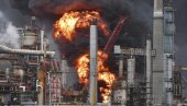 ЦРНИ ГУСТИ ДИМ ПРЕКРИО НЕБО, ГРАЂАНИ НЕ СМЕЈУ ИЗ КУЋА: Стравичан пожара у рафинерији (ФОТО/ВИДЕО)