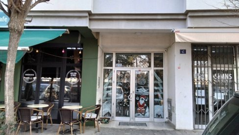 НОВОСТИ НА ЛИЦУ МЕСТА: Полиција ухапсила сина осумњиченог за убиство мајке у Новом Саду