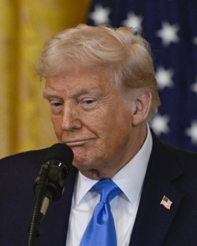 HITNO SE OGLASIO TRAMP: Najavio ostavku važne osobe u svom kabinetu