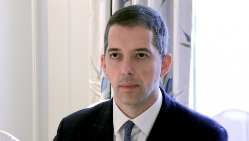 OČEKUJEM DA NADLEŽNI U HRVATSKOJ PREDUZMU MERE Đurić reagovao povodom napada pedesetak Hrvata na KUD iz Novog Sata u Splitu (VIDEO)