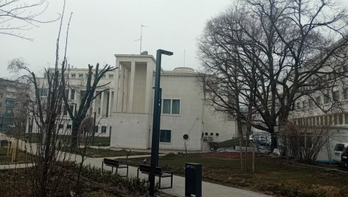 NASTAVAK UREĐENJA CENTRA NOVOG SADA: Prostor oko zgrade Banovine imaće obnovljeno i novo zelenilo