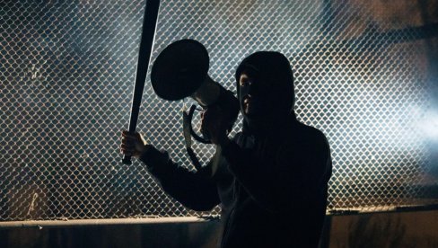 SKANDAL! Navijači čuvenog kluba upali na trening, pretukli igrače, šamarali sportskog direktora!