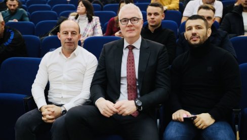 КОШАРКАШ УМЕСТО КОШАРКАША Дејан Томашевић главни кандидат за председника Олимпијског комитета Србије!