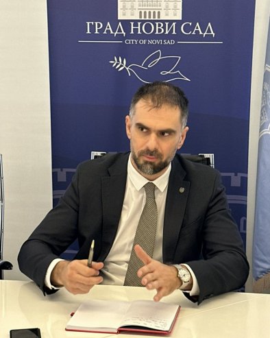 МАРИНИКА ПРЕШЛА ЦРВЕНУ ЛИНИЈУ НАПАДОМ НА ПОРОДИЦУ ВУЧЕВИЋ: Градоначелник Новог Сада оштро реаговао на нове измишљотине Тепићеве