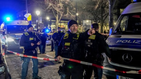 ВИШЕ ЉУДИ ПОВРЕЂЕНО, ДЕТЕ (13) СТРАДАЛО: Аутобус смрти пробио ограду и завршио у породичној кући (ФОТО)