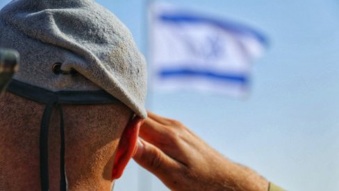 ПРОНАЂЕНА ВОЈНИ ТУЖИЛАЦ ТОМЕР-ЈЕРУШАЛМИ: Неповређена на плажи на северу Тел Авива