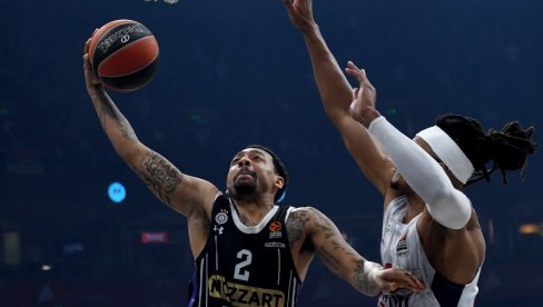 ПАРТИЗАНОВ САН О ДОИГРАВАЊУ  У ДОМЕНУ ТЕОРИЈЕ : Бајерн славио против црно-белих