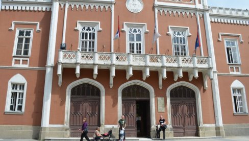 ВРШЧАНКЕ, ИСКОРИСТИТЕ ПРИЛИКУ: Обука за предузетнице сутра у Градској кући