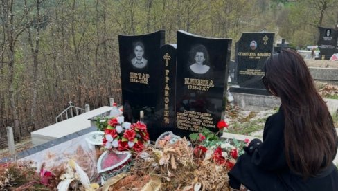 МАЈКО, УМРЛА СИ МИ НА РУКАМА Фолкерка сломљена - најтужнији дан у животу: Љуби тату, све бих дала за један трен да кажем колико сам сама