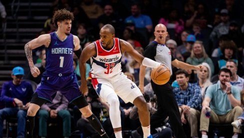 HAOS U SAOBRAĆAJU: NBA zvezda ostala bez točka na skupocenom autopmobilu u sudaru (VIDEO)