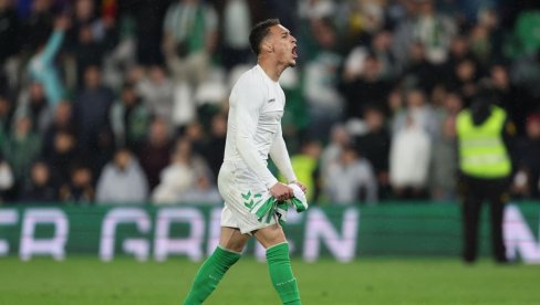 NIŠTA BAJERN, SAMO BETIS! Bivši igrač Mančester junajteda odbio Bavarce zbog sreće u Sevilji