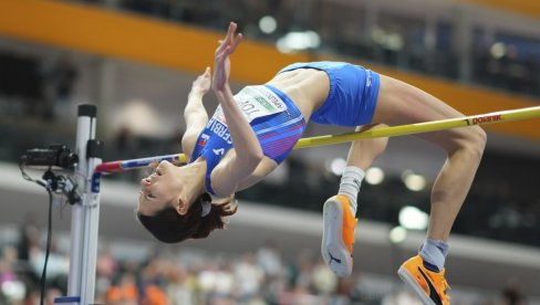 RADUJ SE SRBIJO! Angelina Topić u finalu Svetskog prvenstva