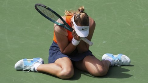 КОЛАПС РУСКЕ ТЕНИСЕРКЕ! Цео свет гледа и не верује шта је радила у Кини (ВИДЕО)