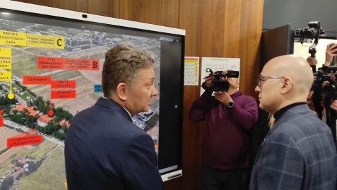 ВУЧЕВИЋ У ОБИЛАСКУ ДАТА ЦЕНТРА У КРАГУЈЕВЦУ Ово је фабрика будућности, разумемо шта доноси и које су предности за грађане (ФОТО/ВИДЕО)