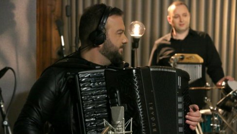 TREBA NAM POJAČANJE: Borko Radivojević sa novim ljudima stvara novu i oživljava staru muziku (FOTO)