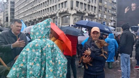 УБИЦА ПОЛИЦАЈЦА ПОДРЖАВА БЛОКАДЕРЕ: Осуђени убица на блокади Бранковог моста