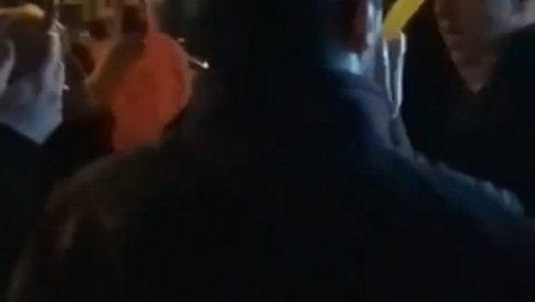 ОПОЗИЦИЈА ОПЕТ ДИВЉА: Антисрпски политиканти малтретирају грађане Новог Сада (ВИДЕО)