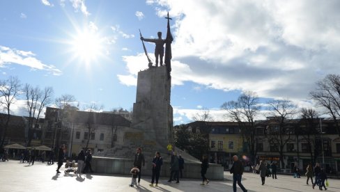 МАЊЕ ОД КОМШИЈА: Просечна јануарска зарада у Краљеву 90.007 динара