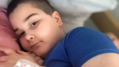 МАТИЧНИМ ЋЕЛИЈАМА УБЛАЖАВАЈУ АНДРЕЈЕВ АУТИЗАМ: Наставак хуманитарне акције за помоћ у лечењу дечака из Параћина