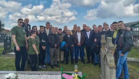 ODALI POŠTU HEROJU SA KOŠARA: Četiri godine od smrti Zlatka Solunca (FOTO)