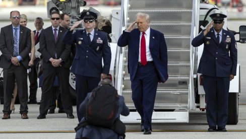 ТРАМП ТВРДИ: Сједињене Државе имају тајно супероружје моћније од свега виђеног до сада!