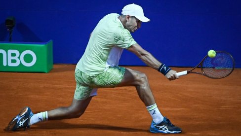 КРАЈ ВЕЋ НА СТАРТУ ТУРНИРА ЗА СРБИНА: Душан Лајовић поражен у првом колу турнира у Умагу