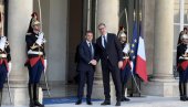 MI SMO PRIJATELJI Vučić o ličnom odnosu sa Makronom - Doneo sam mu šest boca vina koje sam izabrao, da pokažem da mi Srbi imamo dobra vina