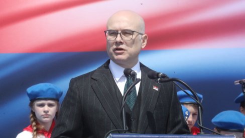 JASNA PORUKA LIDERA SNS VUČEVIĆA BLOKADERIMA: Sram ih bilo, nikada nećemo raditi isto što i oni!