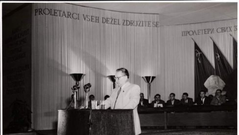 ОБРАЧУН УДБЕ СА РАТНИМ И ПАРТИЈСКИМ САБОРЦИМА: У филму америчког документаристе Томаса Коба  Тито је приказан као топло људско биће