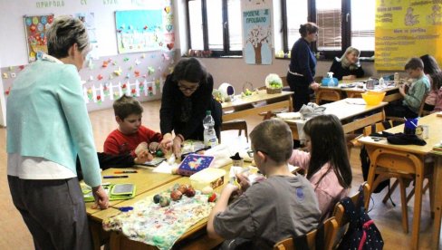 У СУСРЕТ ПРАЗНИКУ: Ускршња радионица КЦ Рибница за краљевчке ђаке